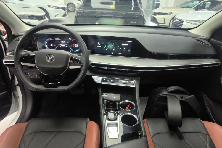 Used CHANGAN Eado 2023 Changan Edition PLUS Blue Whale NE 1.4T GDI DCT Prestige Version Center Console