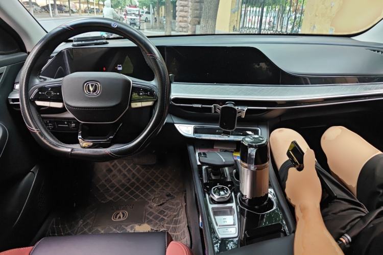 Used CHANGAN Eado 2023 Changan Edition PLUS Blue Whale NE 1.4T GDI DCT Prestige Version Center Console