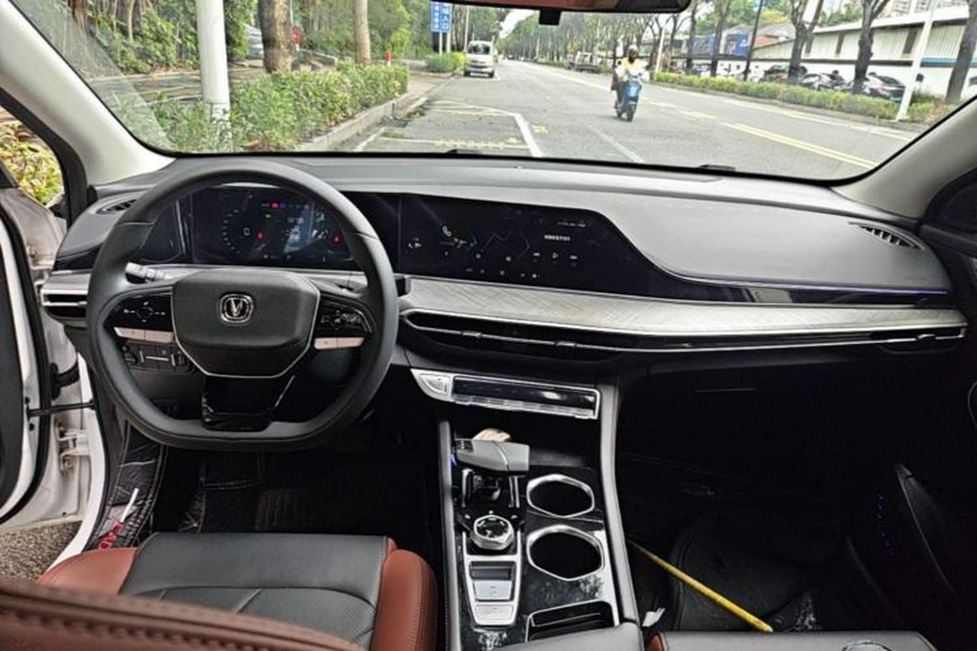 Used CHANGAN Eado 2023 Changan Edition PLUS Blue Whale NE 1.4T GDI DCT Prestige Version Center Console