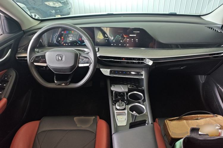 Used CHANGAN Eado 2023 Changan Edition PLUS Blue Whale NE 1.4T GDI DCT Prestige Version Center Console