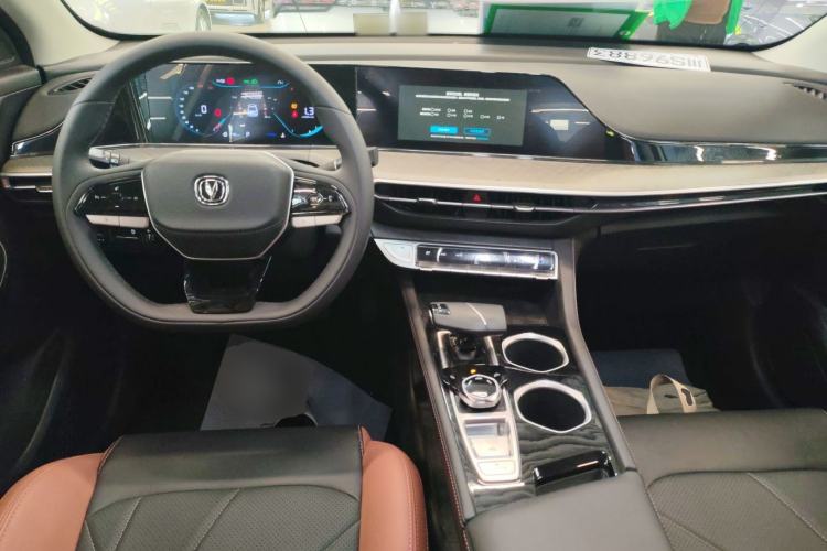 Used CHANGAN Eado 2023 Changan Edition PLUS Blue Whale NE 1.4T GDI DCT Prestige Version Center Console
