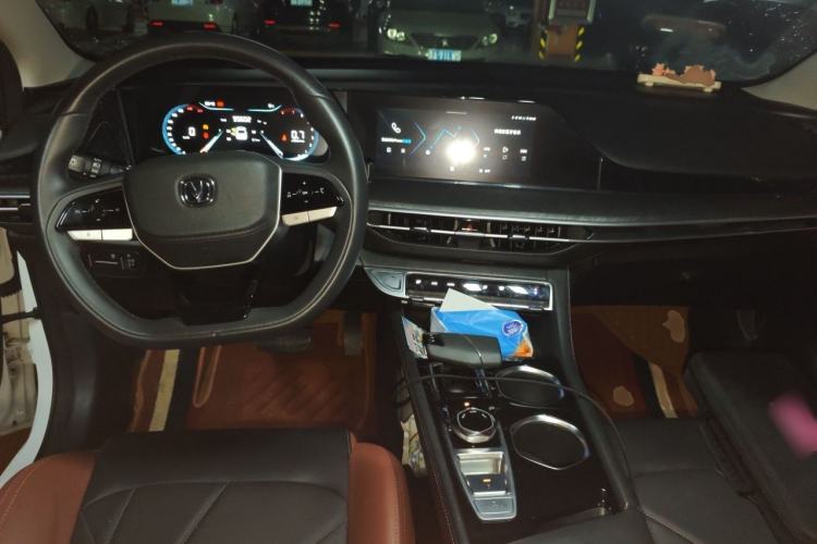 Used CHANGAN Eado 2023 Changan Edition PLUS Blue Whale NE 1.4T GDI DCT Prestige Version Center Console