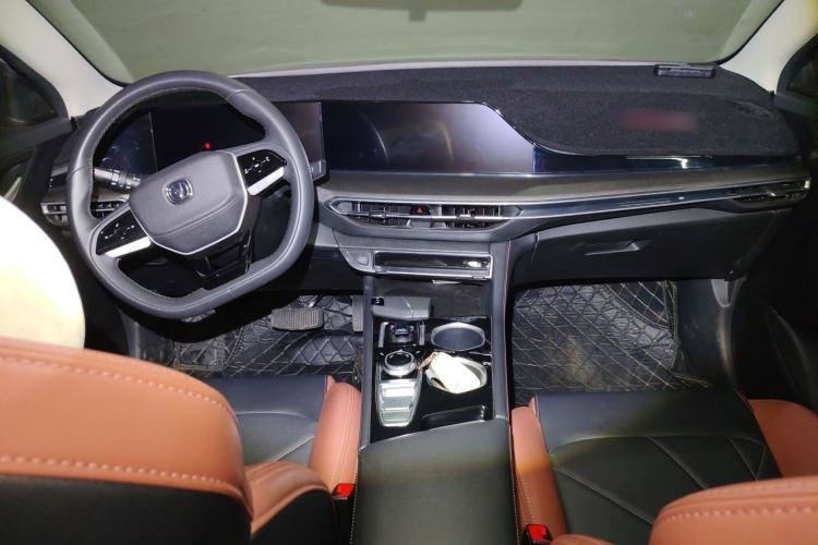 Used CHANGAN Eado 2023 Changan Edition PLUS Blue Whale NE 1.4T GDI DCT Prestige Version Center Console