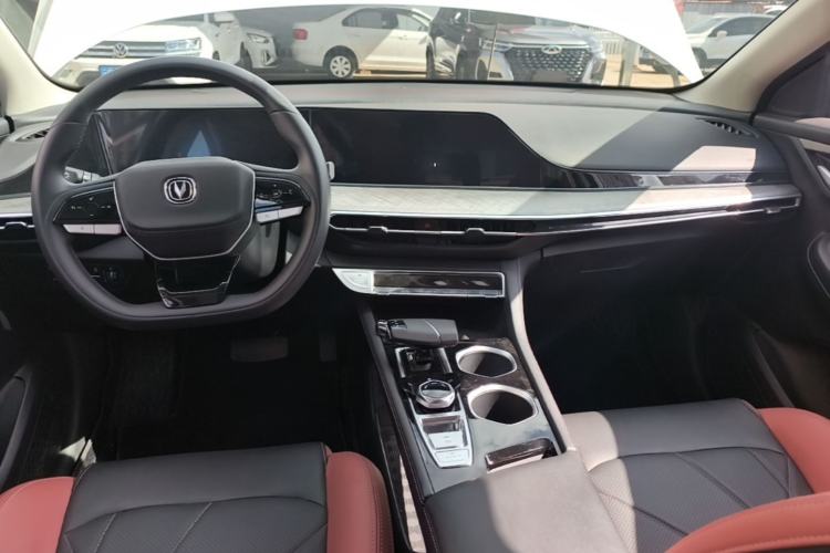 Used CHANGAN Eado 2023 Changan Edition PLUS Blue Whale NE 1.4T GDI DCT Prestige Version Center Console