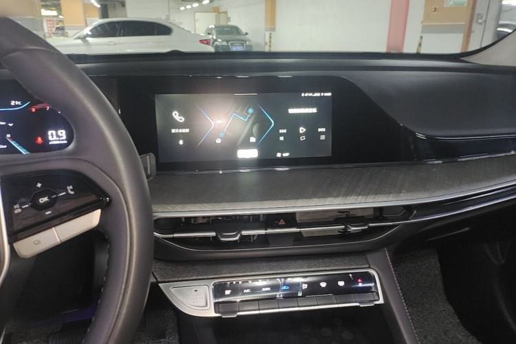 Used CHANGAN Eado 2023 Changan Edition PLUS Blue Whale NE 1.4T GDI DCT Prestige Version Center Console