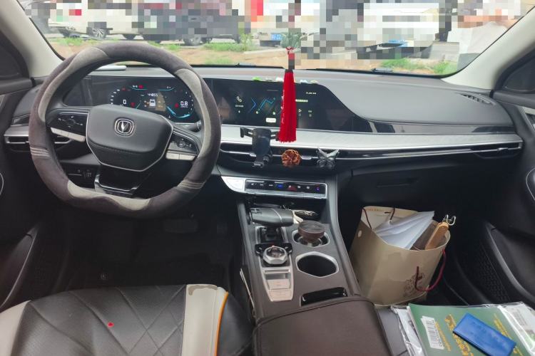 Used CHANGAN Eado 2023 Changan Edition PLUS Blue Whale NE 1.4T GDI DCT Prestige Version Center Console