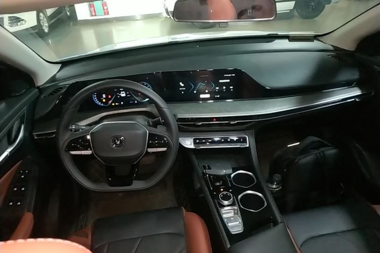 Used CHANGAN Eado 2023 Changan Edition PLUS Blue Whale NE 1.4T GDI DCT Prestige Version Center Console
