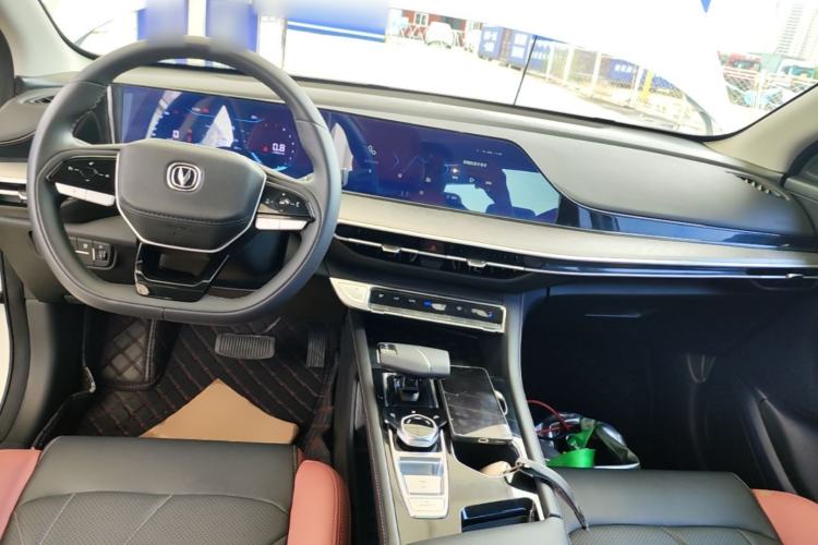 Used CHANGAN Eado 2023 Changan Edition PLUS Blue Whale NE 1.4T GDI DCT Prestige Version Center Console