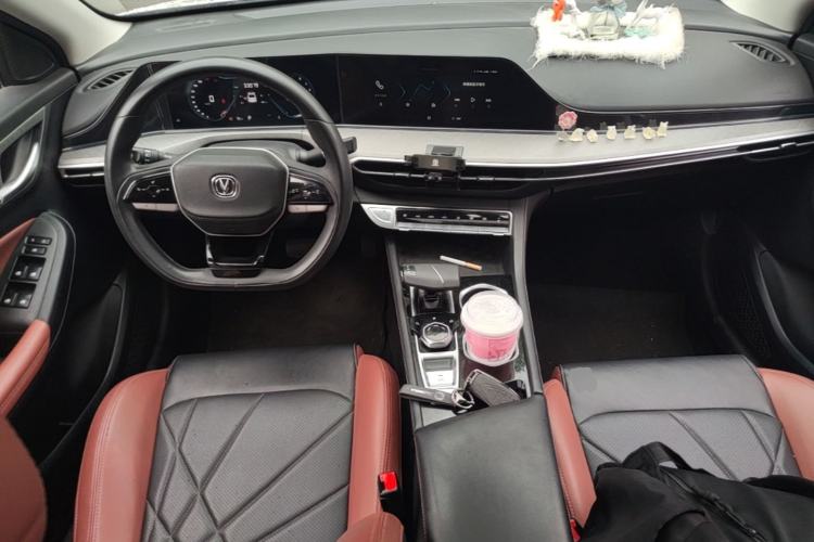 Used CHANGAN Eado 2023 Changan Edition PLUS Blue Whale NE 1.4T GDI DCT Prestige Version Center Console