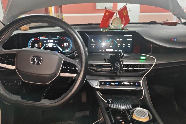Used CHANGAN Eado 2023 Changan Edition PLUS Blue Whale NE 1.4T GDI DCT Prestige Version Center Console