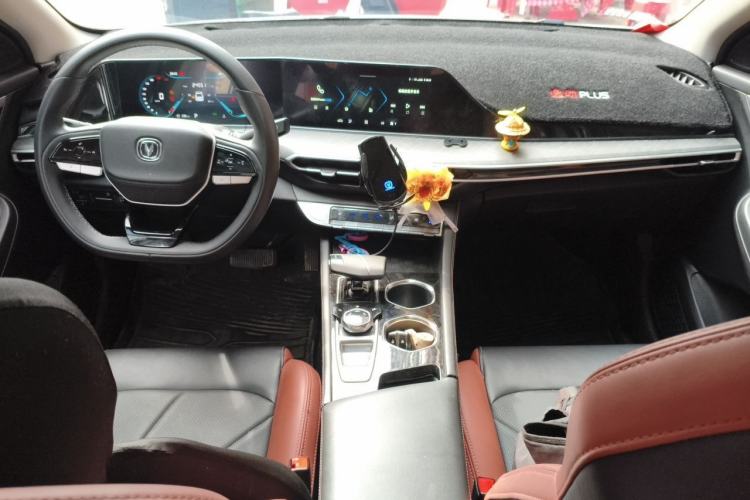 Used CHANGAN Eado 2023 Changan Edition PLUS Blue Whale NE 1.4T GDI DCT Prestige Version Center Console
