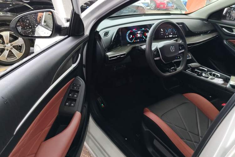 Used CHANGAN Eado 2023 Changan Edition PLUS Blue Whale NE 1.4T GDI DCT Prestige Version Driver Seat