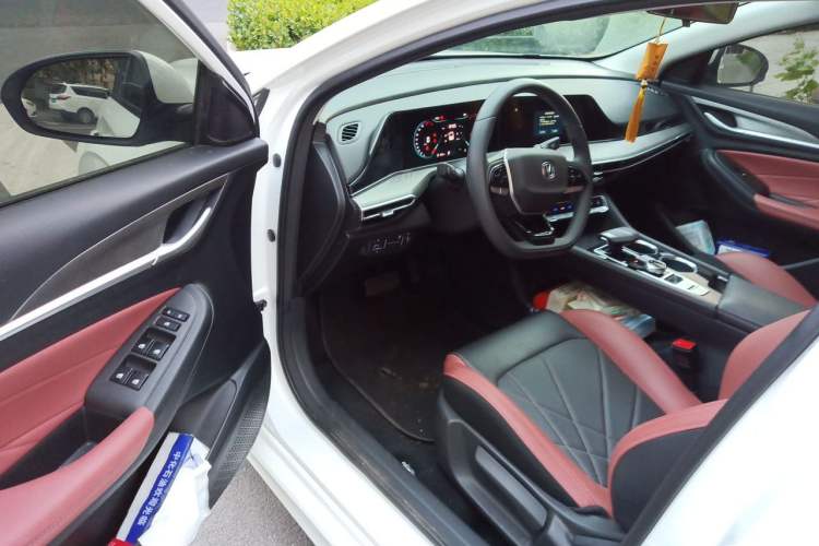 Used CHANGAN Eado 2023 Changan Edition PLUS Blue Whale NE 1.4T GDI DCT Prestige Version Driver Seat