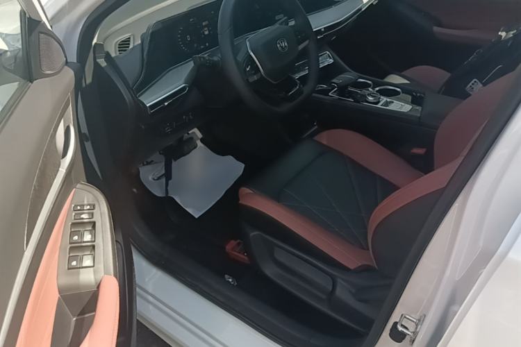 Used CHANGAN Eado 2023 Changan Edition PLUS Blue Whale NE 1.4T GDI DCT Prestige Version Driver Seat