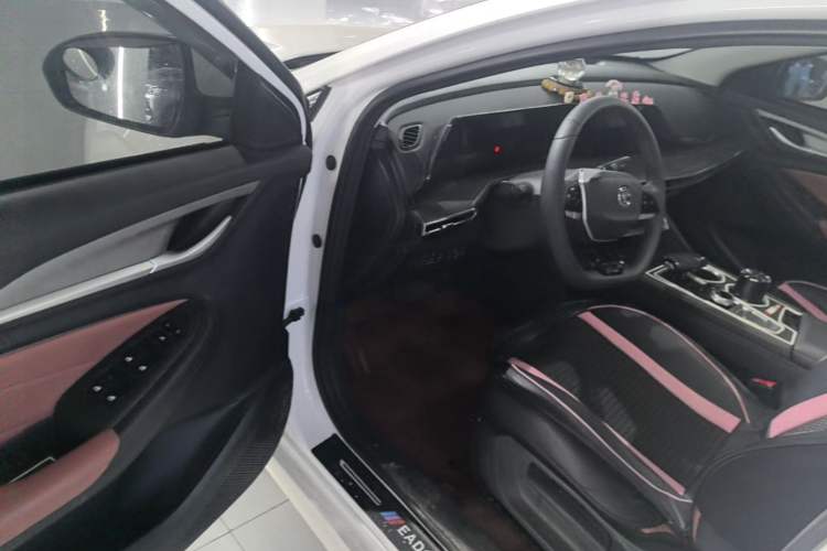 Used CHANGAN Eado 2023 Changan Edition PLUS Blue Whale NE 1.4T GDI DCT Prestige Version Driver Seat