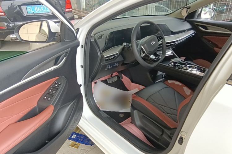 Used CHANGAN Eado 2023 Changan Edition PLUS Blue Whale NE 1.4T GDI DCT Prestige Version Driver Seat
