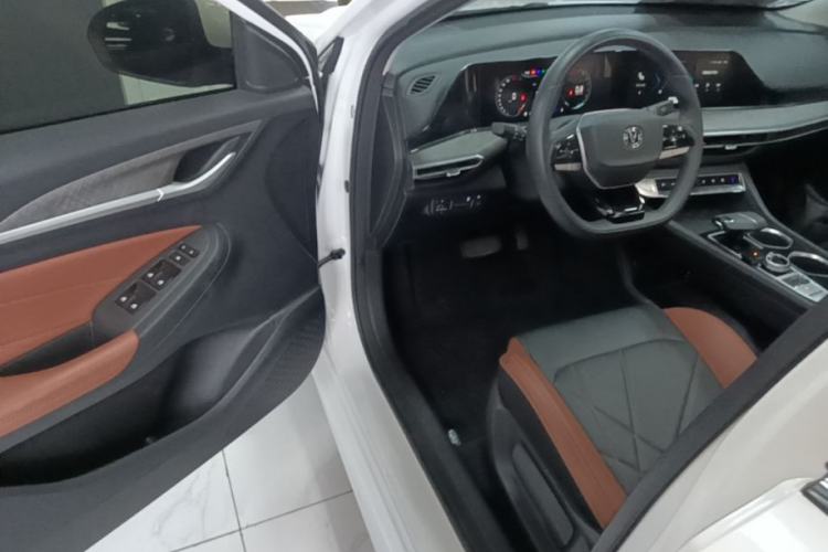 Used CHANGAN Eado 2023 Changan Edition PLUS Blue Whale NE 1.4T GDI DCT Prestige Version Driver Seat