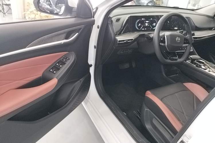 Used CHANGAN Eado 2023 Changan Edition PLUS Blue Whale NE 1.4T GDI DCT Prestige Version Driver Seat