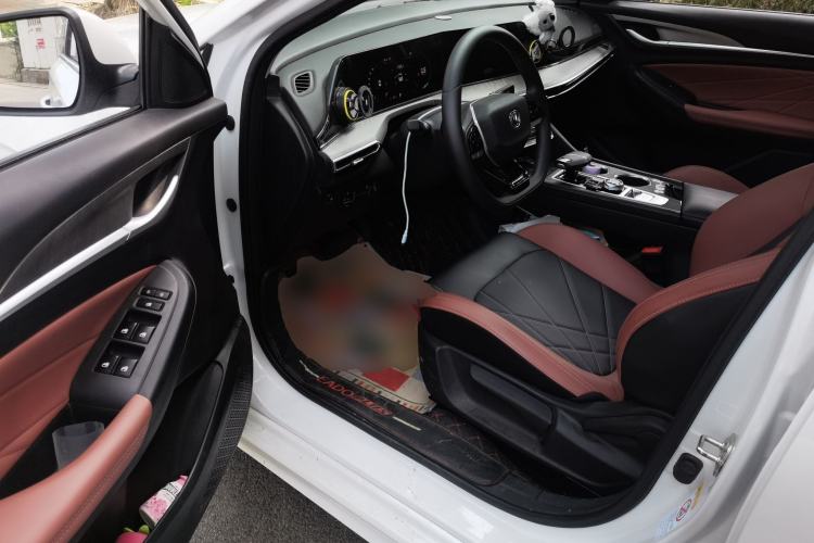 Used CHANGAN Eado 2023 Changan Edition PLUS Blue Whale NE 1.4T GDI DCT Prestige Version Driver Seat