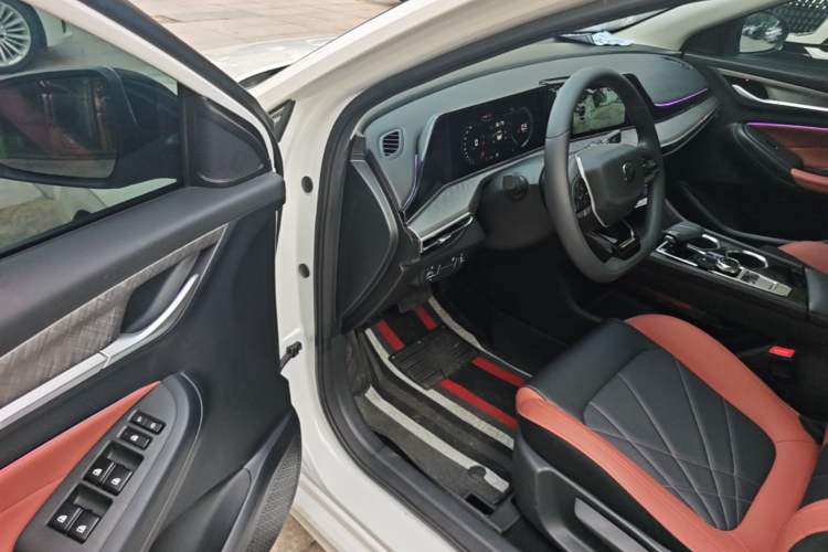 Used CHANGAN Eado 2023 Changan Edition PLUS Blue Whale NE 1.4T GDI DCT Prestige Version Driver Seat