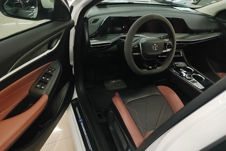 Used CHANGAN Eado 2023 Changan Edition PLUS Blue Whale NE 1.4T GDI DCT Prestige Version Driver Seat
