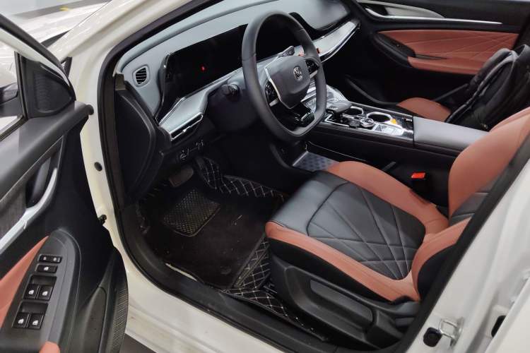 Used CHANGAN Eado 2023 Changan Edition PLUS Blue Whale NE 1.4T GDI DCT Prestige Version Driver Seat