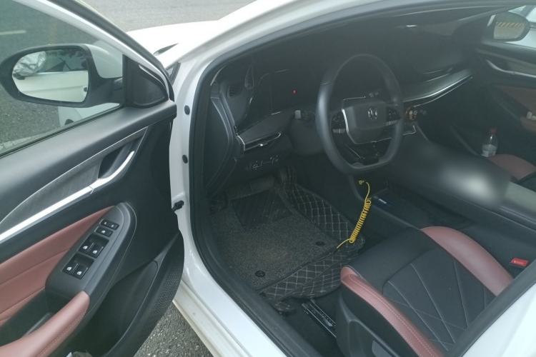 Used CHANGAN Eado 2023 Changan Edition PLUS Blue Whale NE 1.4T GDI DCT Prestige Version Driver Seat