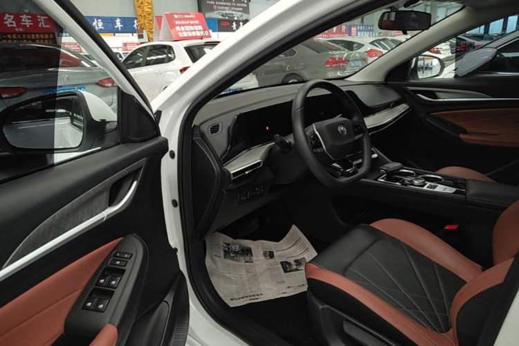 Used CHANGAN Eado 2023 Changan Edition PLUS Blue Whale NE 1.4T GDI DCT Prestige Version Driver Seat