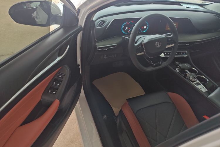 Used CHANGAN Eado 2023 Changan Edition PLUS Blue Whale NE 1.4T GDI DCT Prestige Version Driver Seat