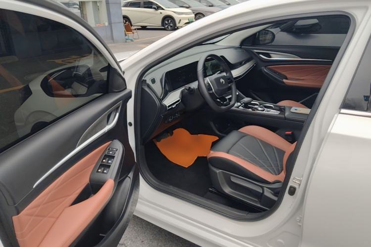 Used CHANGAN Eado 2023 Changan Edition PLUS Blue Whale NE 1.4T GDI DCT Prestige Version Driver Seat