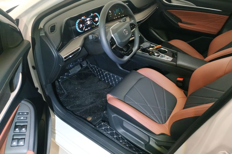 Used CHANGAN Eado 2023 Changan Edition PLUS Blue Whale NE 1.4T GDI DCT Prestige Version Driver Seat