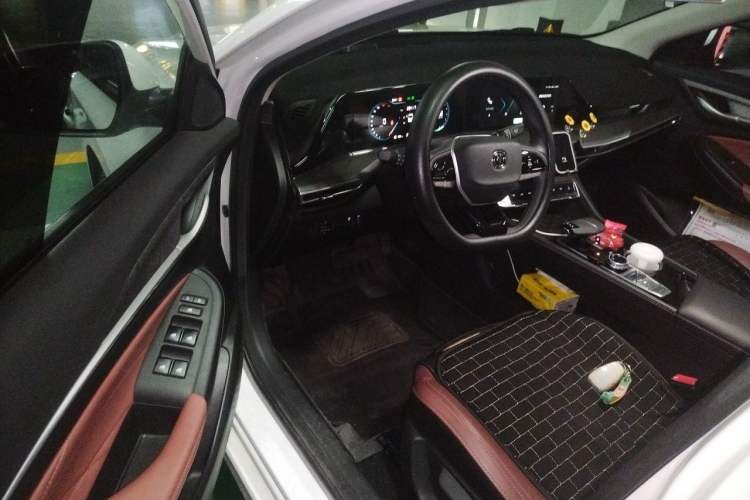 Used CHANGAN Eado 2023 Changan Edition PLUS Blue Whale NE 1.4T GDI DCT Prestige Version Driver Seat
