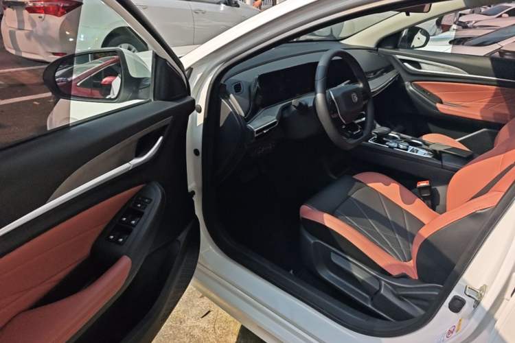 Used CHANGAN Eado 2023 Changan Edition PLUS Blue Whale NE 1.4T GDI DCT Prestige Version Driver Seat