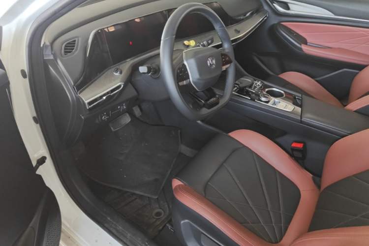 Used CHANGAN Eado 2023 Changan Edition PLUS Blue Whale NE 1.4T GDI DCT Prestige Version Driver Seat