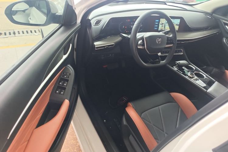 Used CHANGAN Eado 2023 Changan Edition PLUS Blue Whale NE 1.4T GDI DCT Prestige Version Driver Seat