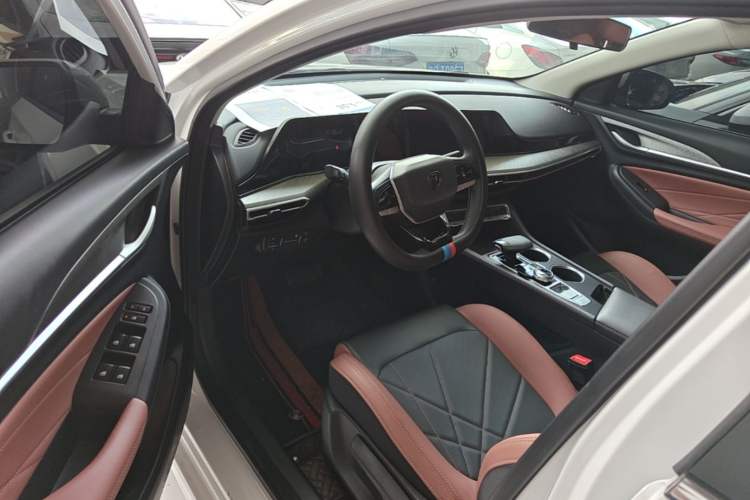Used CHANGAN Eado 2023 Changan Edition PLUS Blue Whale NE 1.4T GDI DCT Prestige Version Driver Seat