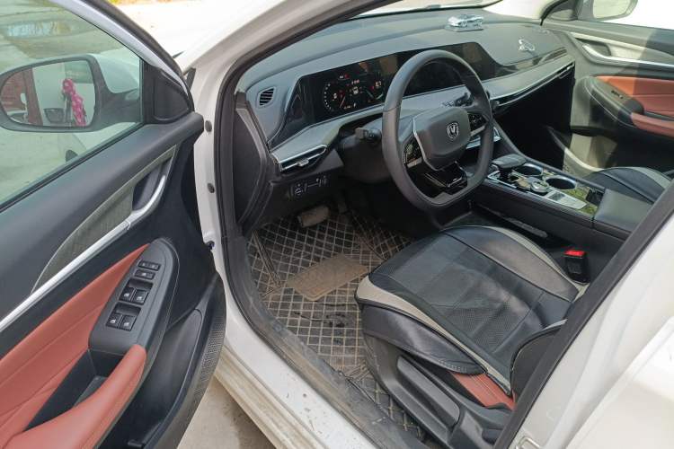 Used CHANGAN Eado 2023 Changan Edition PLUS Blue Whale NE 1.4T GDI DCT Prestige Version Driver Seat