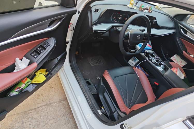 Used CHANGAN Eado 2023 Changan Edition PLUS Blue Whale NE 1.4T GDI DCT Prestige Version Driver Seat