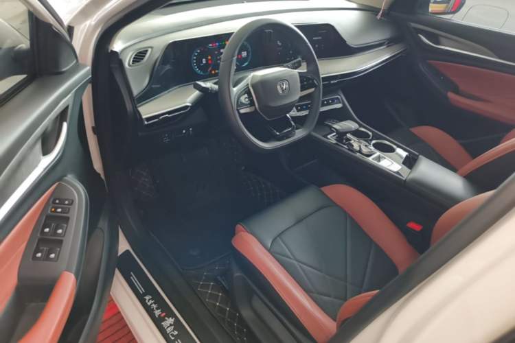 Used CHANGAN Eado 2023 Changan Edition PLUS Blue Whale NE 1.4T GDI DCT Prestige Version Driver Seat
