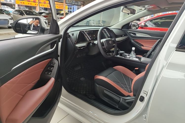 Used CHANGAN Eado 2023 Changan Edition PLUS Blue Whale NE 1.4T GDI DCT Prestige Version Driver Seat