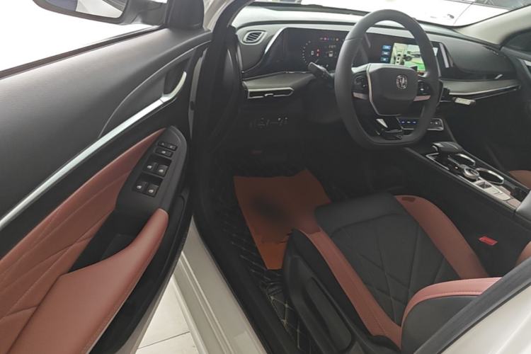 Used CHANGAN Eado 2023 Changan Edition PLUS Blue Whale NE 1.4T GDI DCT Prestige Version Driver Seat