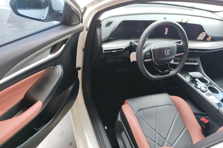 Used CHANGAN Eado 2023 Changan Edition PLUS Blue Whale NE 1.4T GDI DCT Prestige Version Driver Seat