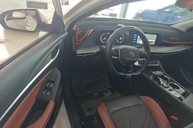 Used CHANGAN Eado 2023 Changan Edition PLUS Blue Whale NE 1.4T GDI DCT Prestige Version Driver Seat