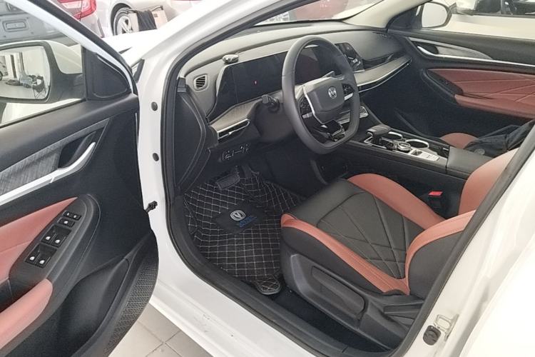 Used CHANGAN Eado 2023 Changan Edition PLUS Blue Whale NE 1.4T GDI DCT Prestige Version Driver Seat