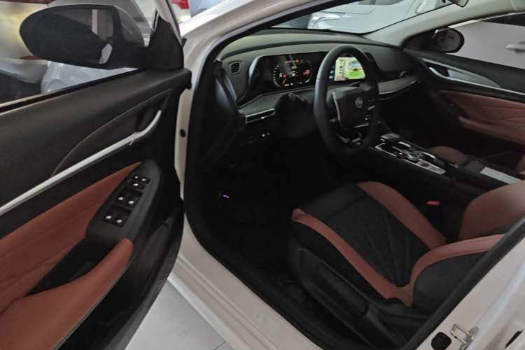 Used CHANGAN Eado 2023 Changan Edition PLUS Blue Whale NE 1.4T GDI DCT Prestige Version Driver Seat