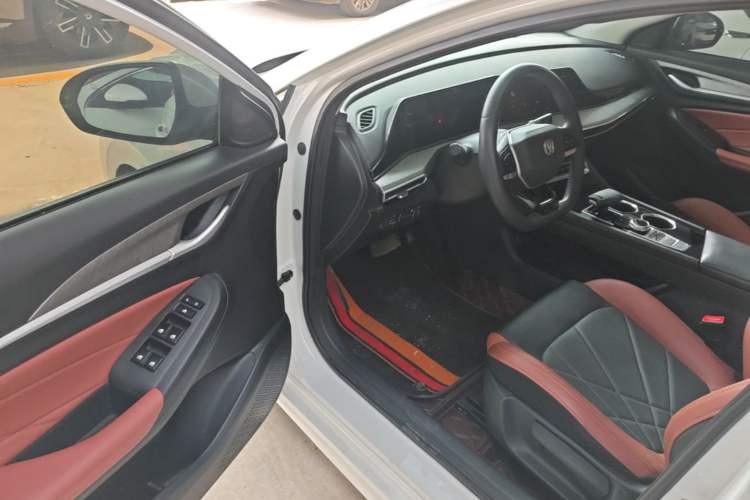 Used CHANGAN Eado 2023 Changan Edition PLUS Blue Whale NE 1.4T GDI DCT Prestige Version Driver Seat
