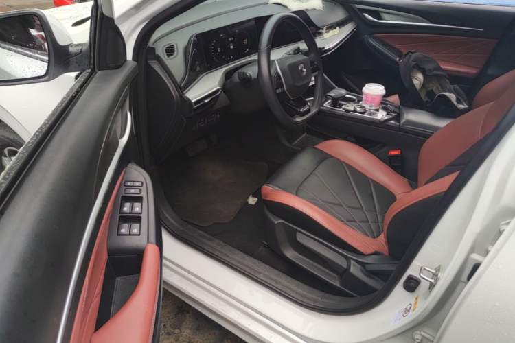 Used CHANGAN Eado 2023 Changan Edition PLUS Blue Whale NE 1.4T GDI DCT Prestige Version Driver Seat