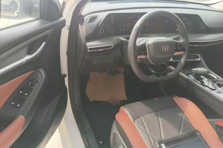 Used CHANGAN Eado 2023 Changan Edition PLUS Blue Whale NE 1.4T GDI DCT Prestige Version Driver Seat