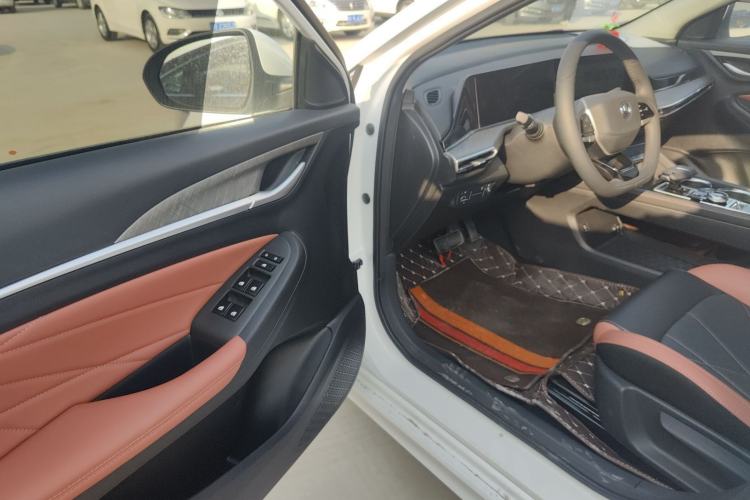 Used CHANGAN Eado 2023 Changan Edition PLUS Blue Whale NE 1.4T GDI DCT Prestige Version Driver Seat