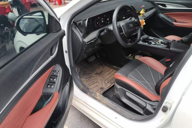 Used CHANGAN Eado 2023 Changan Edition PLUS Blue Whale NE 1.4T GDI DCT Prestige Version Driver Seat